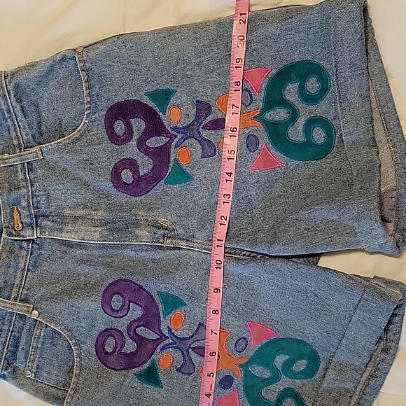 Don't stop women's vintage high-rise leather patches size 7/8 cuffed jean shorts - Picture 7 of 14